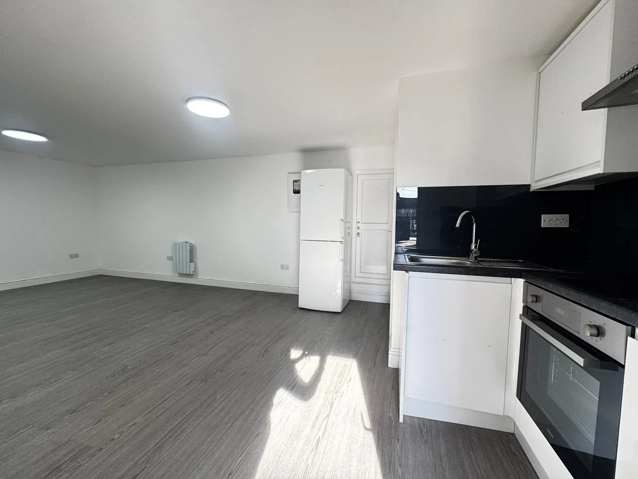 Flat Tamworth Lane in Greater London