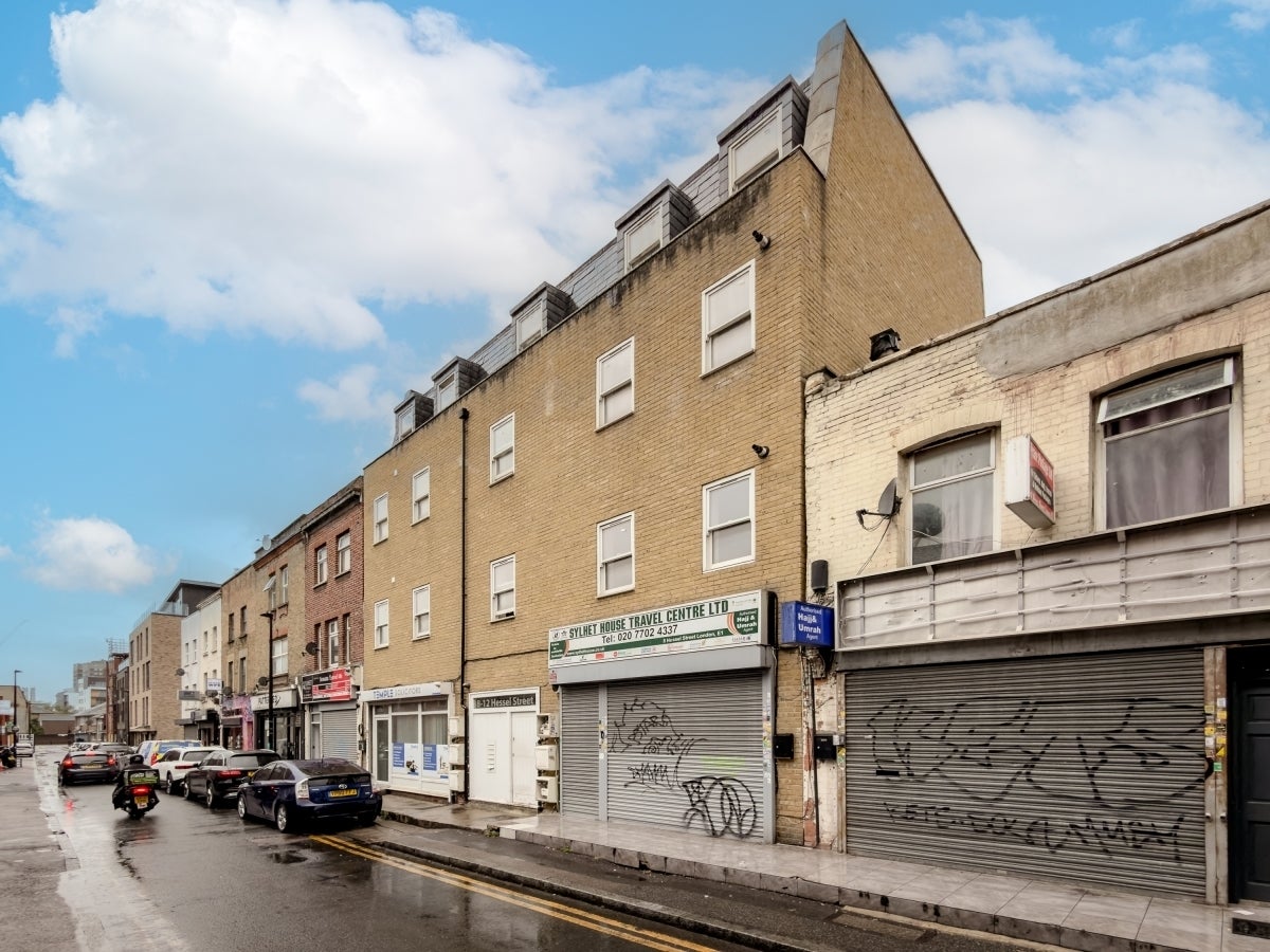 Flat Hessel Street in Greater London