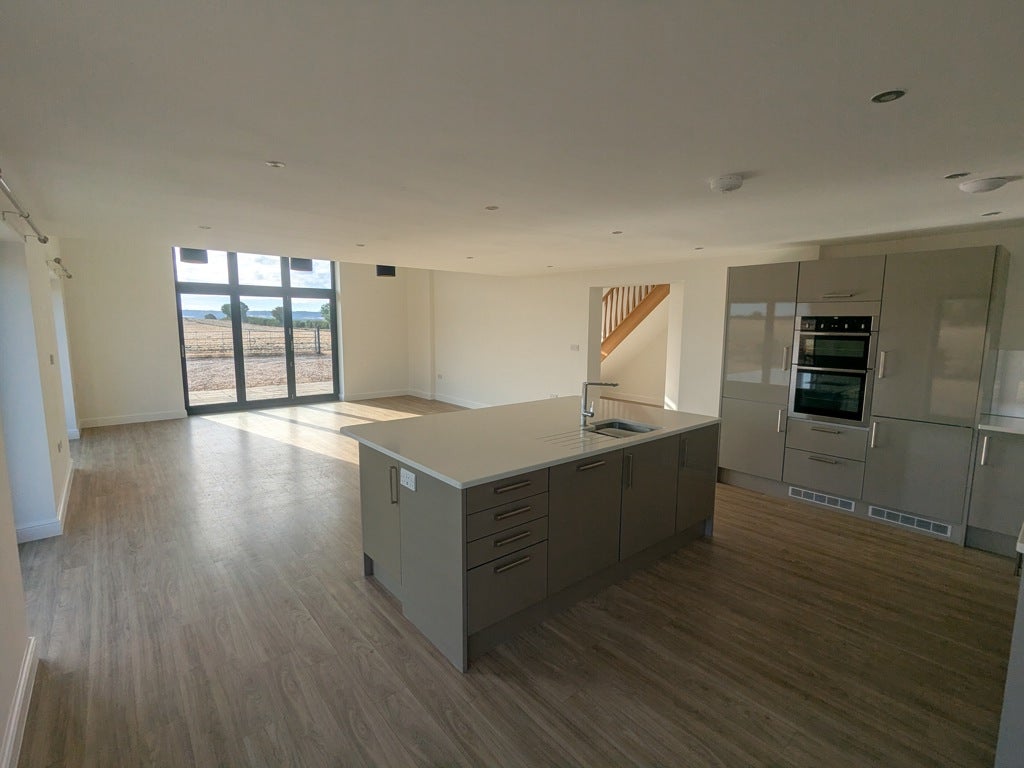 House B4086 in Stratford-on-Avon