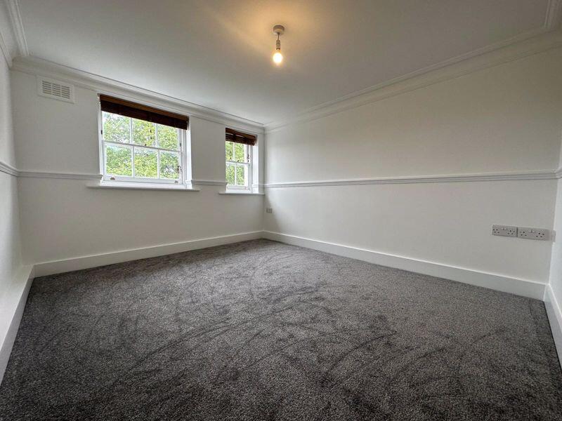 Flat Crooms Hill in Greater London