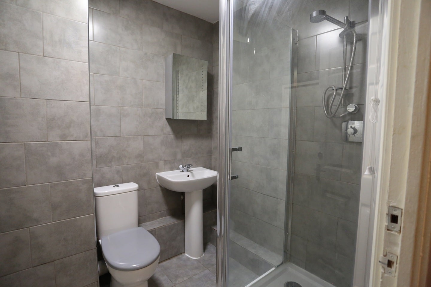 Flat Hogarth Close in Greater London