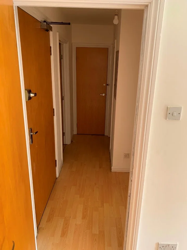 Flat Ashton Street in Greater London