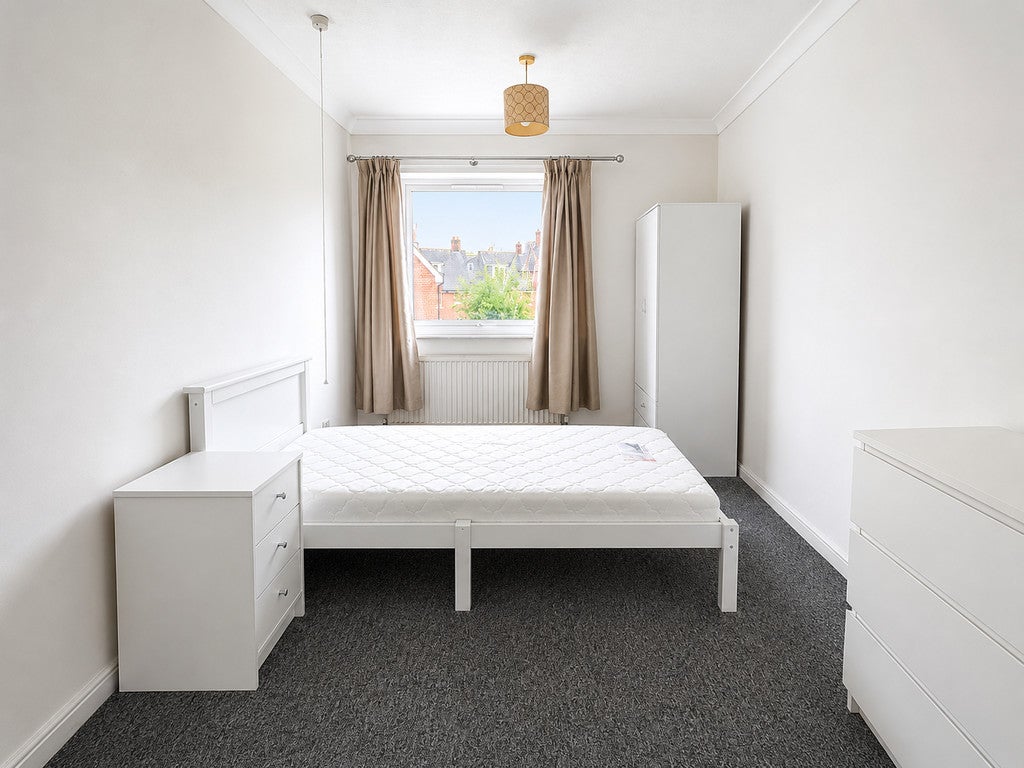 Room Cardigan Street in West Suffolk