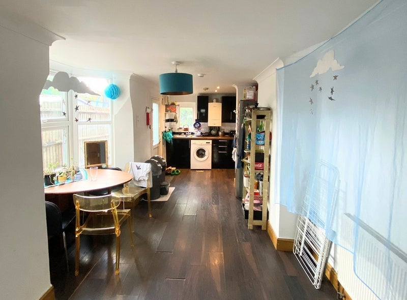 Room Hollydale Road in Greater London