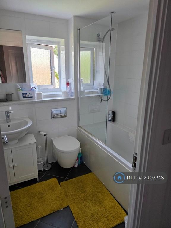 Room Gorstage Lane in Weaverham