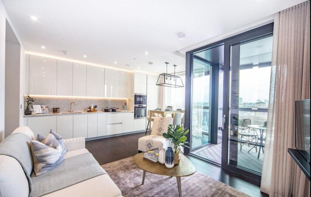 Flat Pascal Square in Greater London