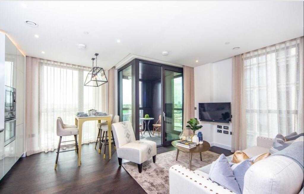 Flat Pascal Square in Greater London