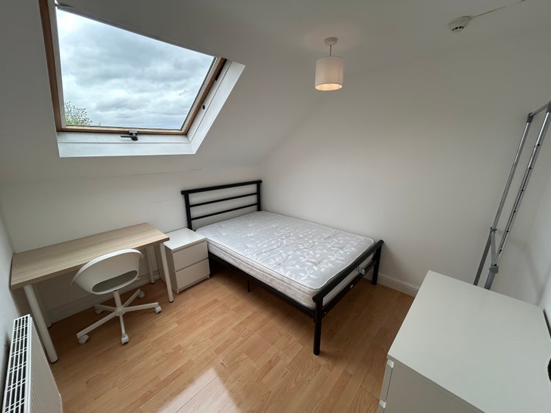 Room Burton Road in Manchester