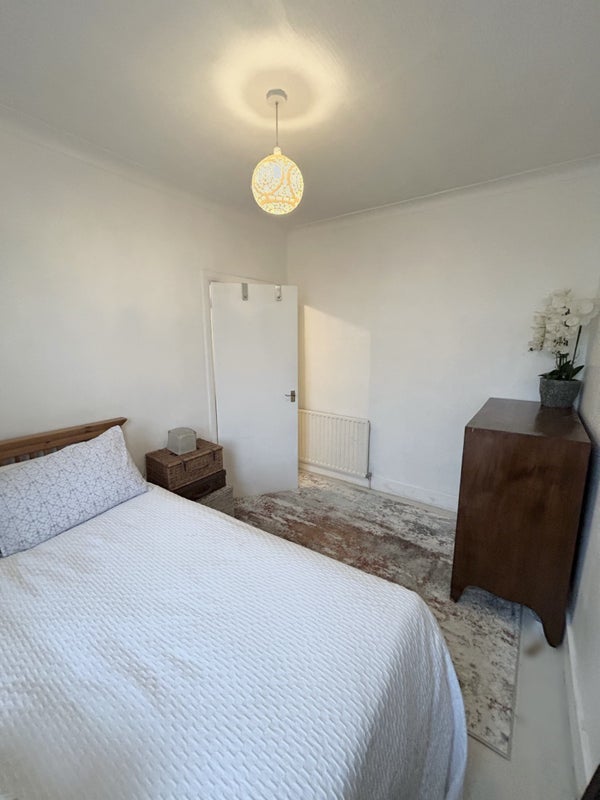 Room Dalmally Road in Greater London