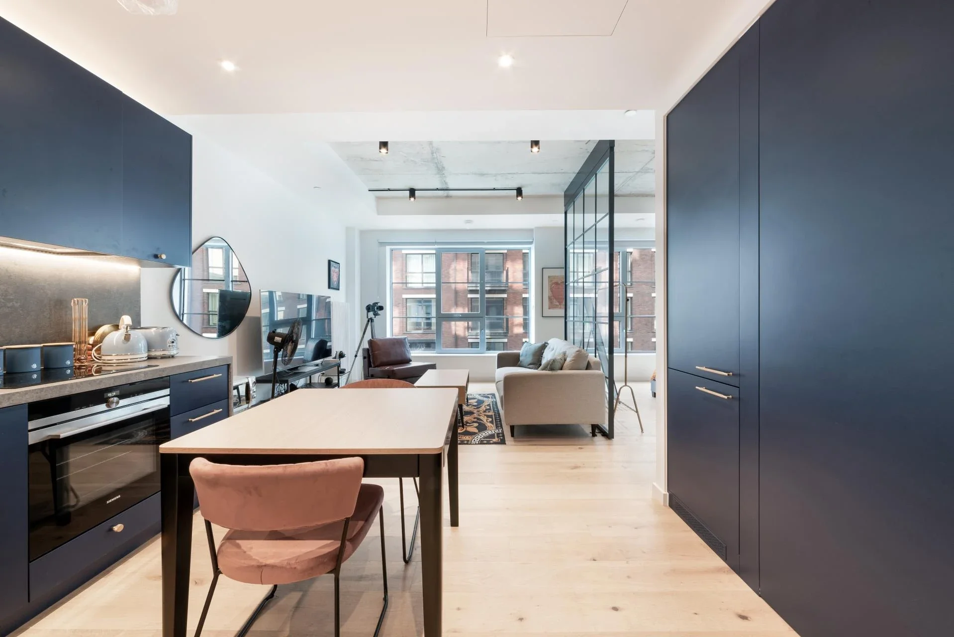 Flat Hercules Slip in Greater London