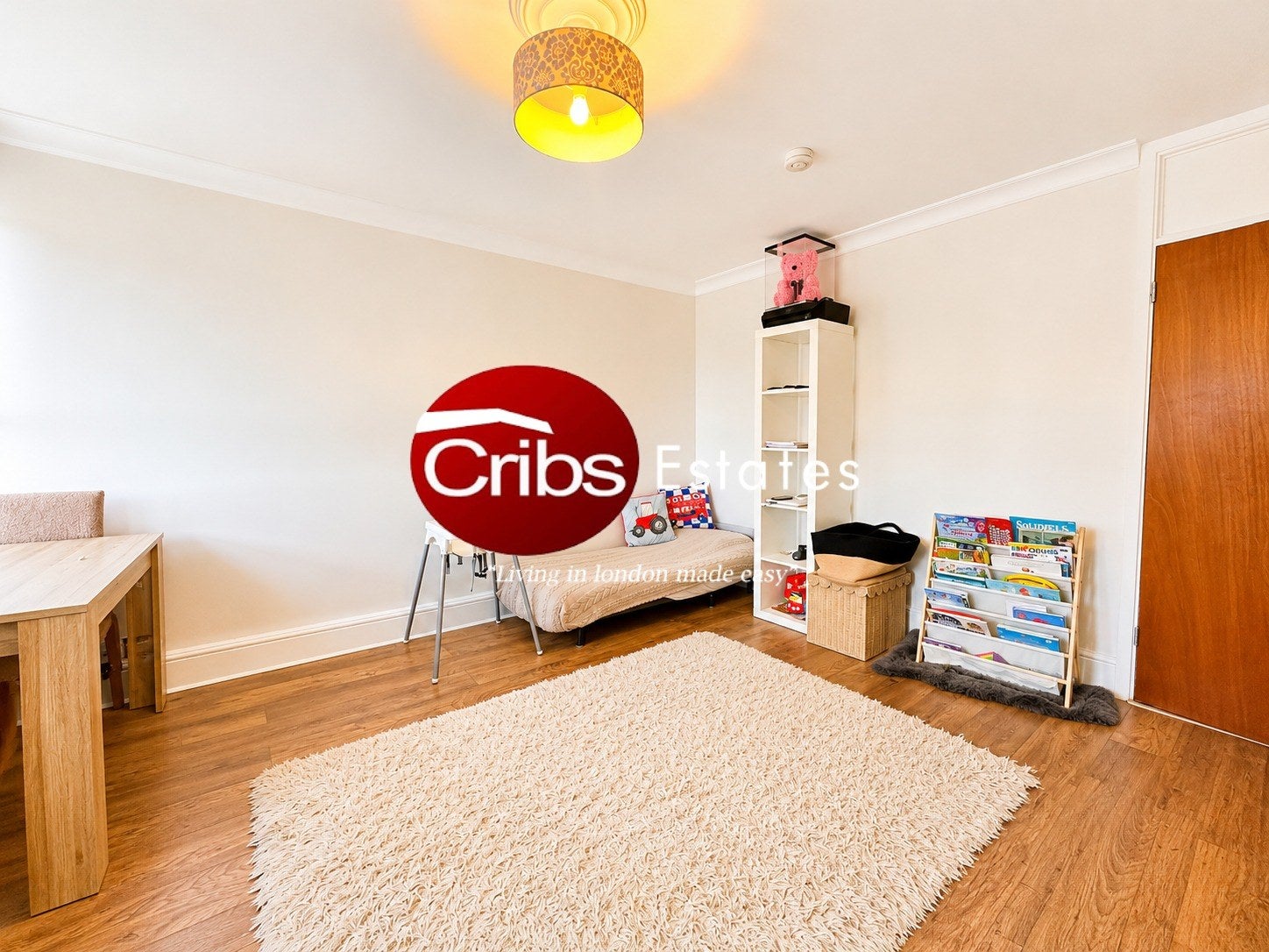 Flat Pincott Road in Greater London