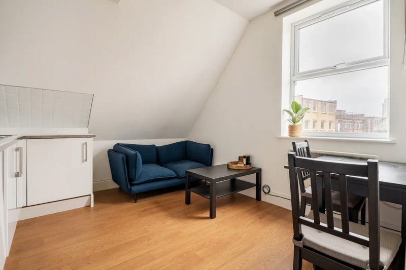Flat St Mark's Rise in Greater London