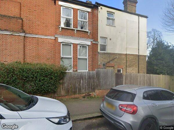 Flat Thurlby Road in Greater London
