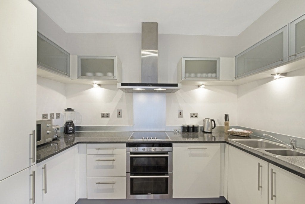 Flat South Quay Walk in Greater London