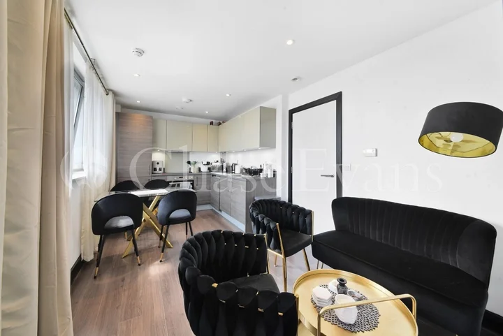 Flat Wembley Central Square in Greater London
