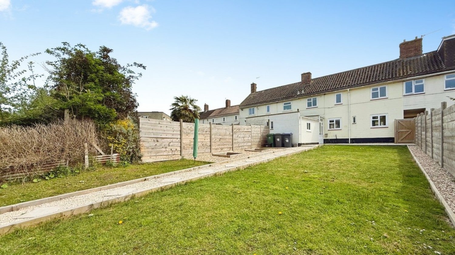 House Danesmead Drive in Bratton