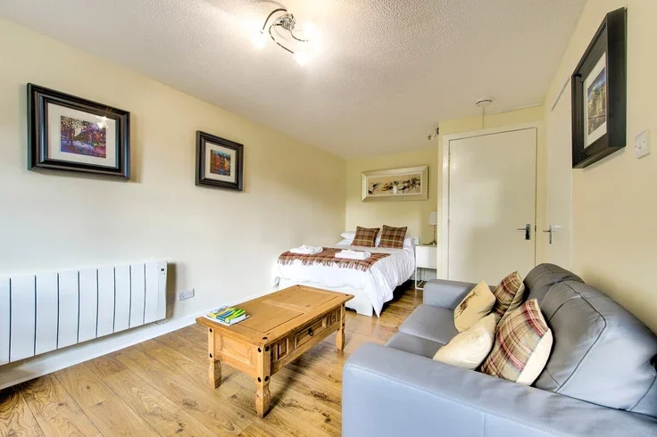 Flat Castle Wynd South in City of Edinburgh
