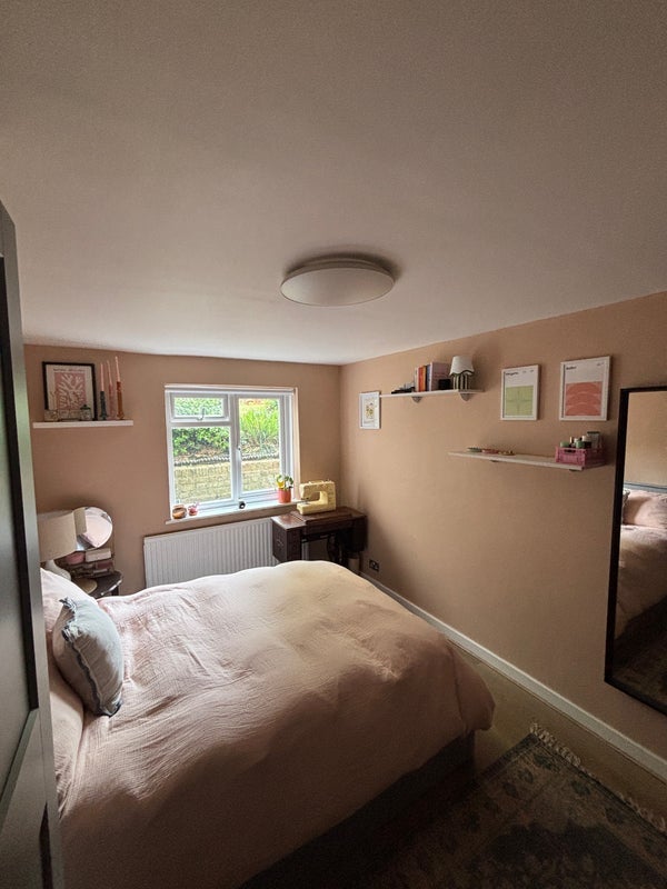 Room Deronda Road in Greater London