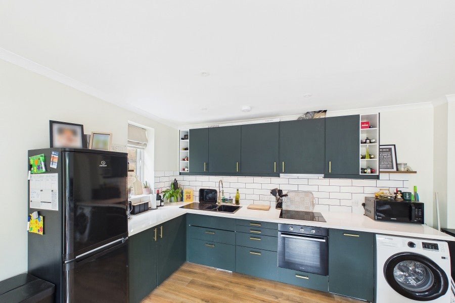 Flat Osnaburgh Hill in Surrey Heath