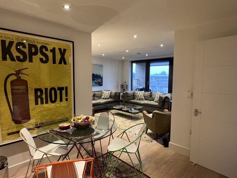 Room Fairfield Road in Greater London