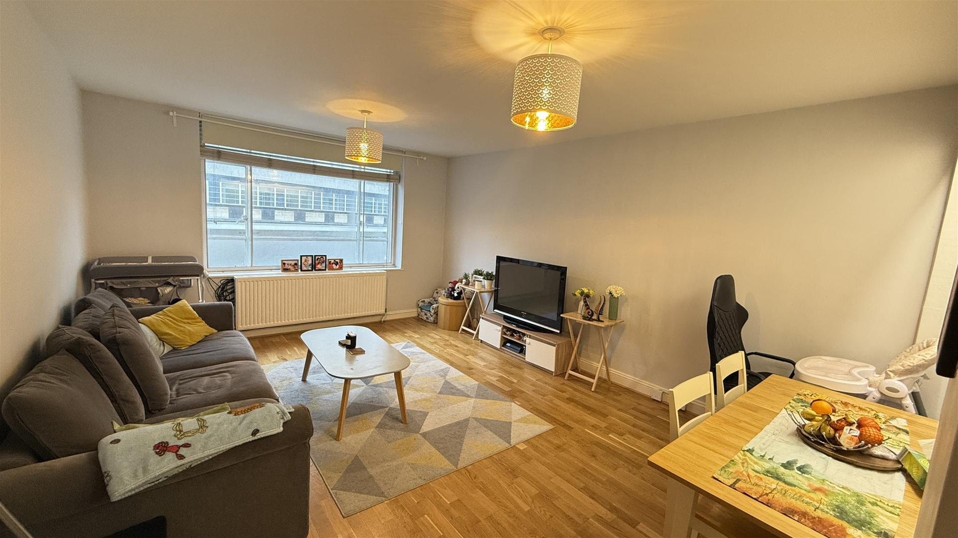 Flat Finchley Road in London