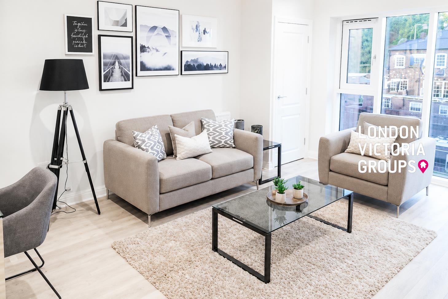 Flat Waterloo Road in Greater London