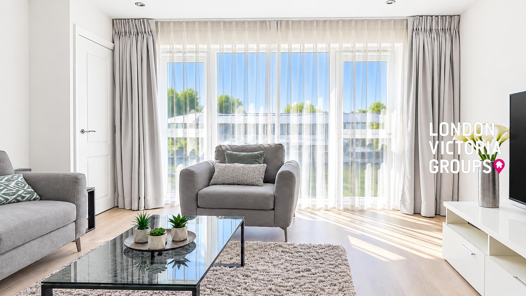 Flat Waterloo Road in Greater London