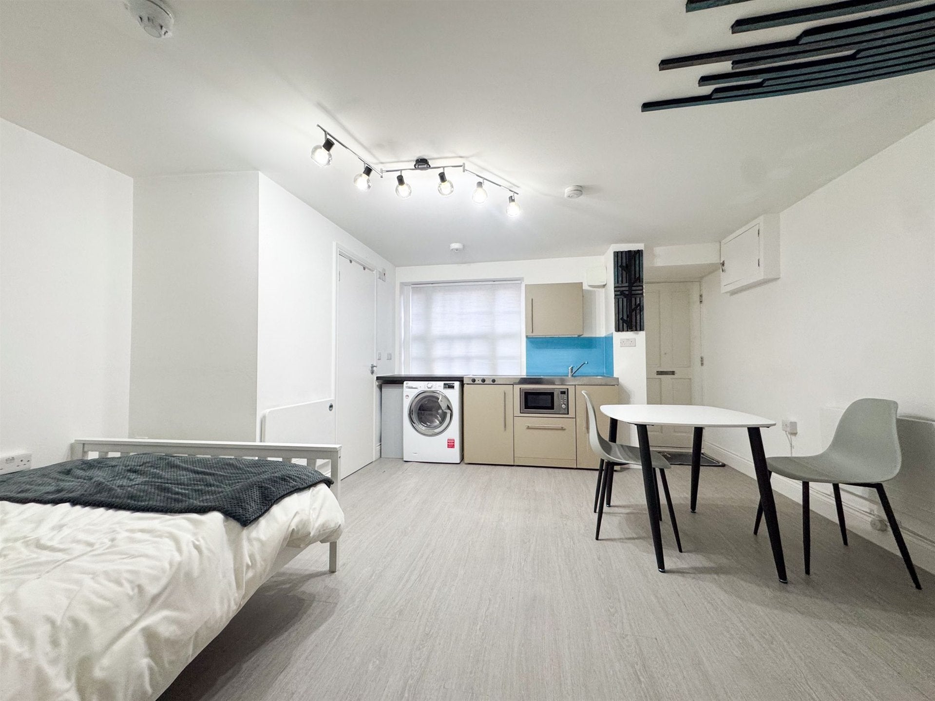 Flat Blenheim Terrace in City of Westminster
