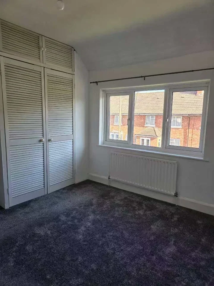 House Darcy Avenue in Greater London