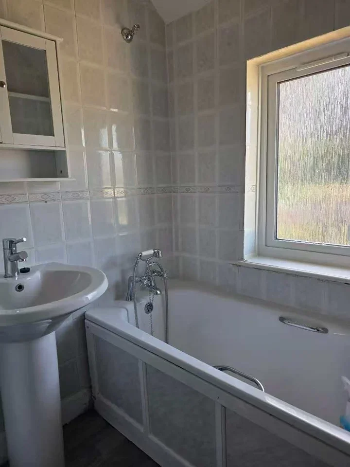 House Darcy Avenue in Greater London