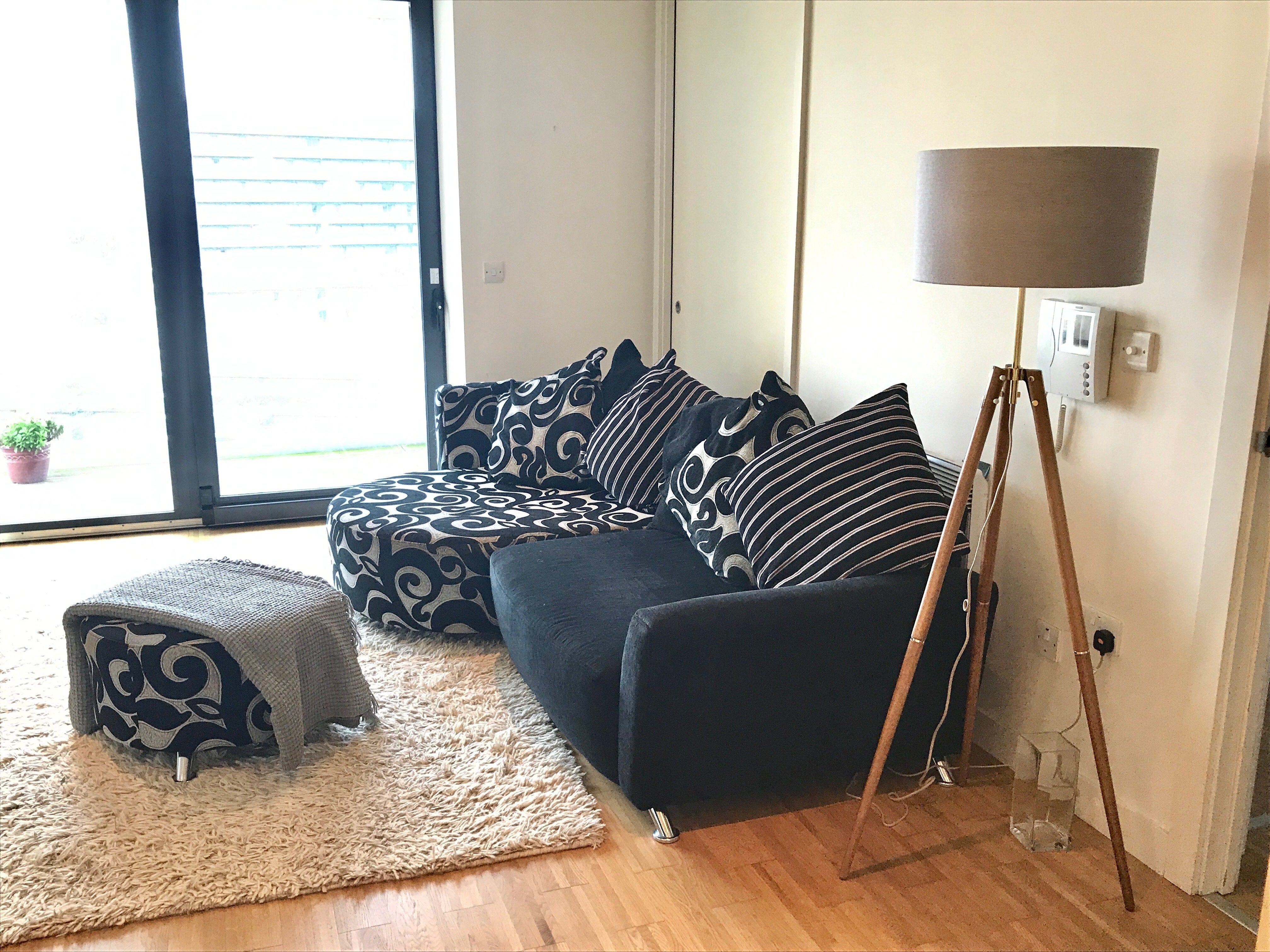 Flat Kelso Place in Manchester