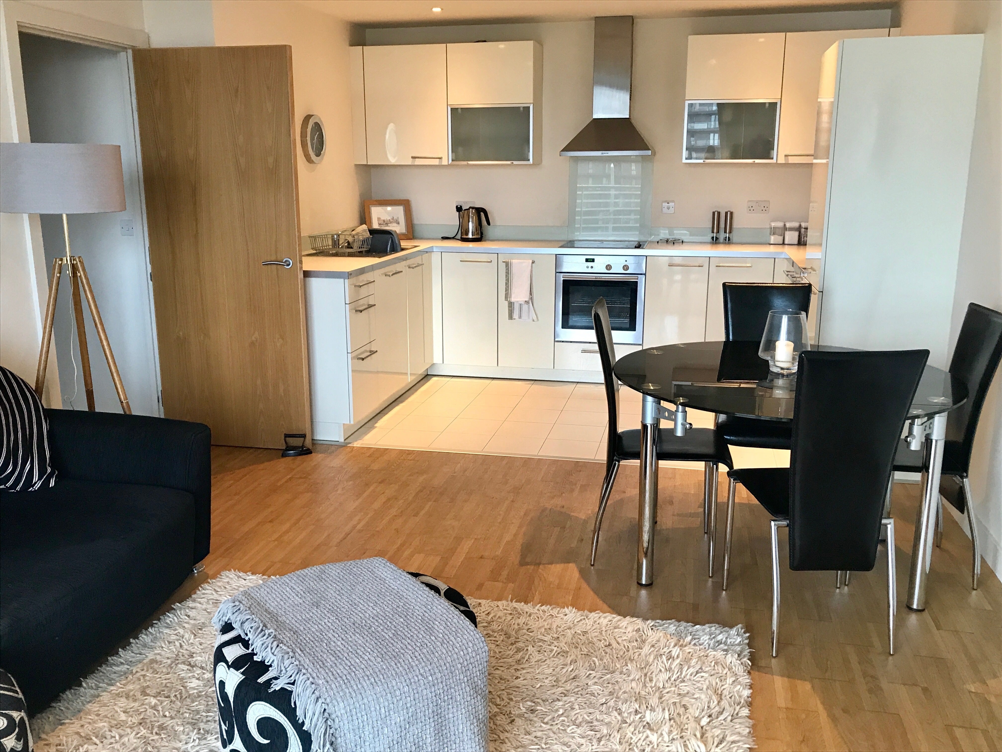 Flat Kelso Place in Manchester