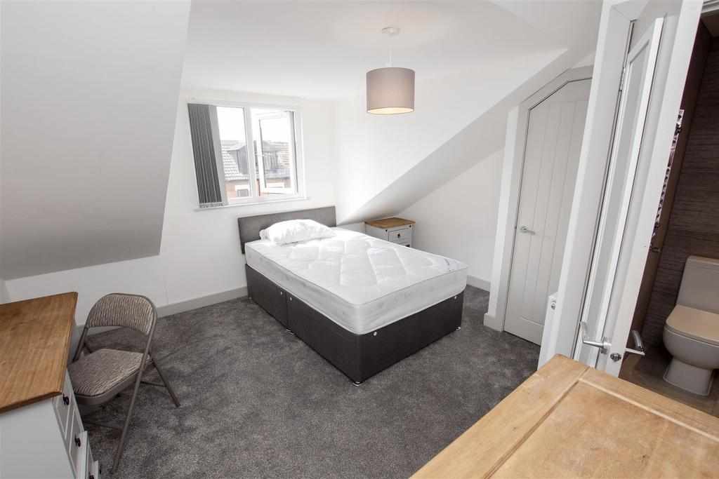 Flat Teignmouth Road in Birmingham