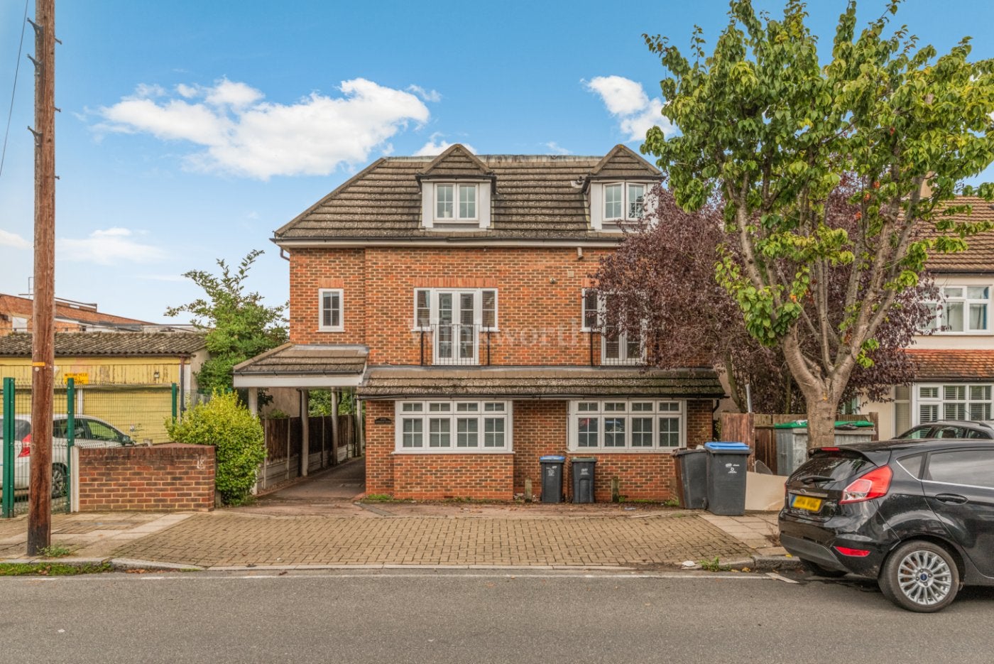 Flat Birkbeck Road in Greater London