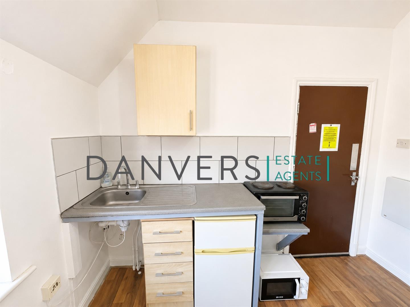 Room Evington Road in Leicester