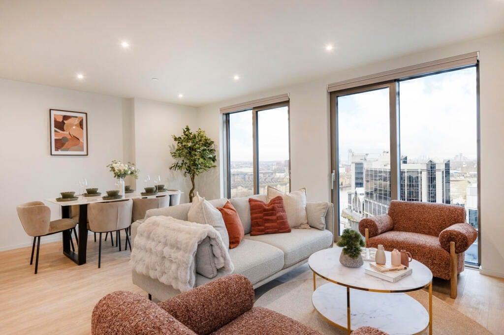 Flat Selsdon Way in Greater London