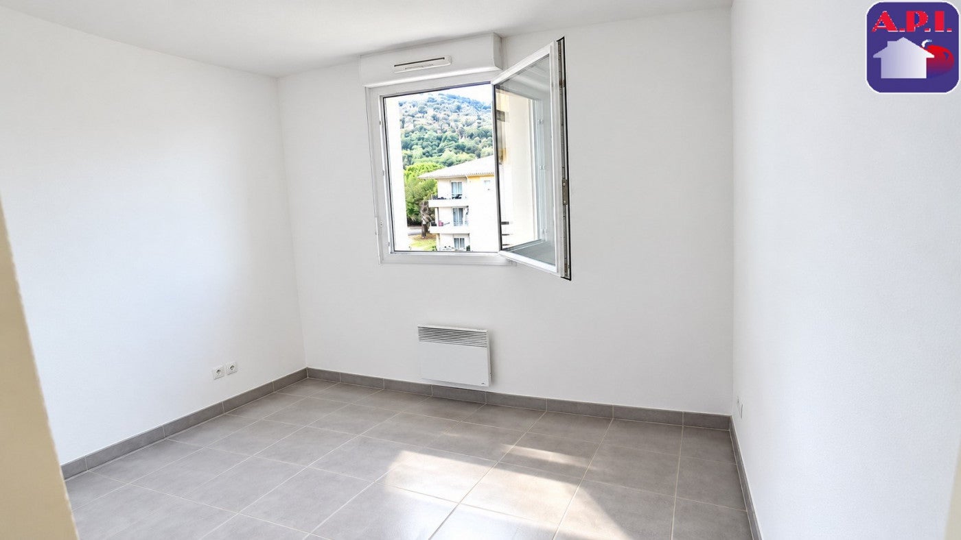 Flat Avenue René Plaisant in Saint-Girons