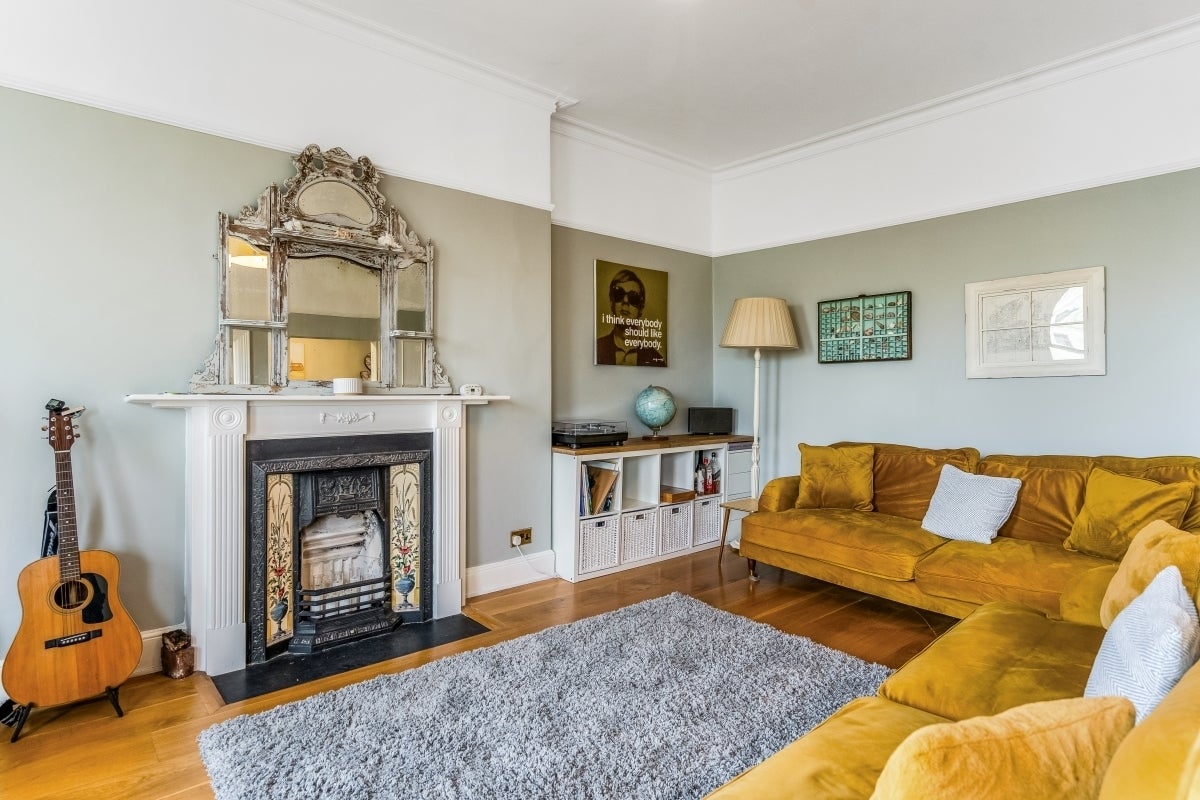 Flat Brunswick Square in Hove