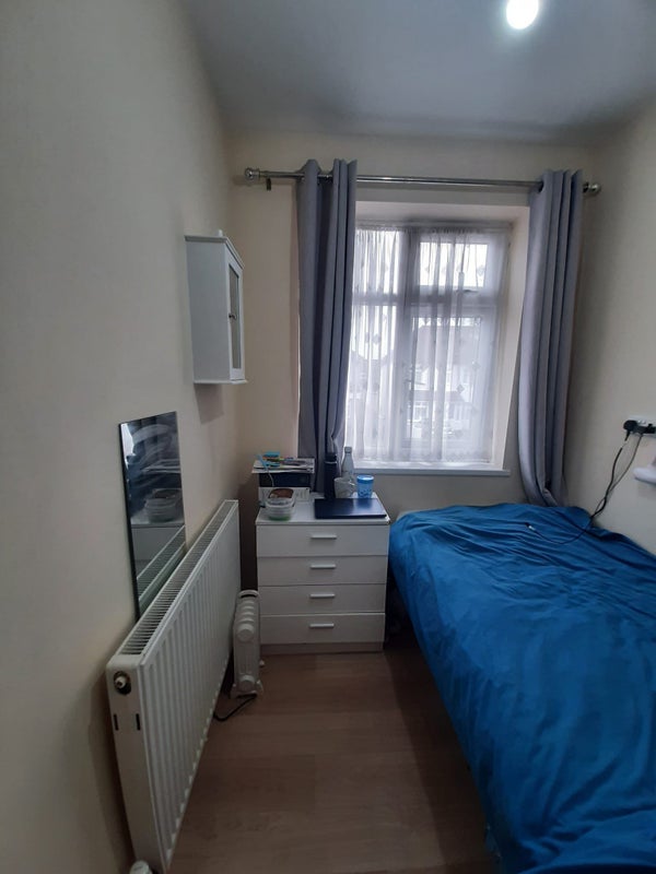 Room St. Paul's Avenue in Greater London