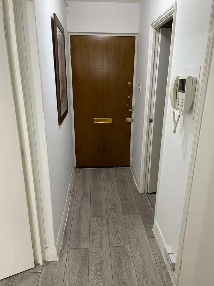 Flat Northcote Road in Greater London