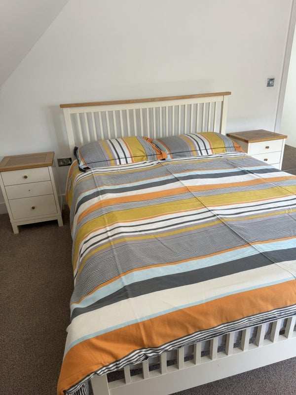 Room Dudsbury Road in Dudsbury