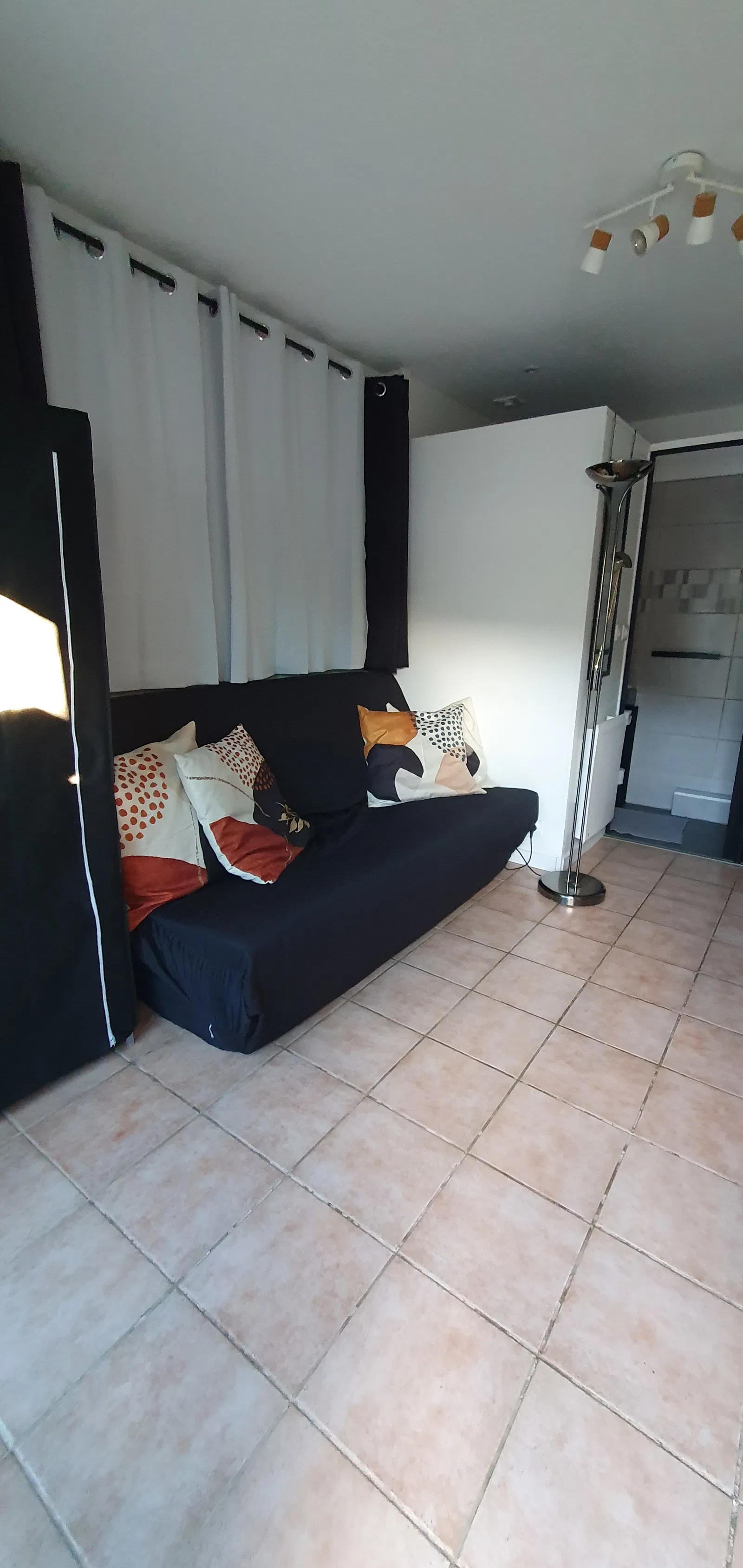 Chambre Rue de la Peyriere à Frontignan