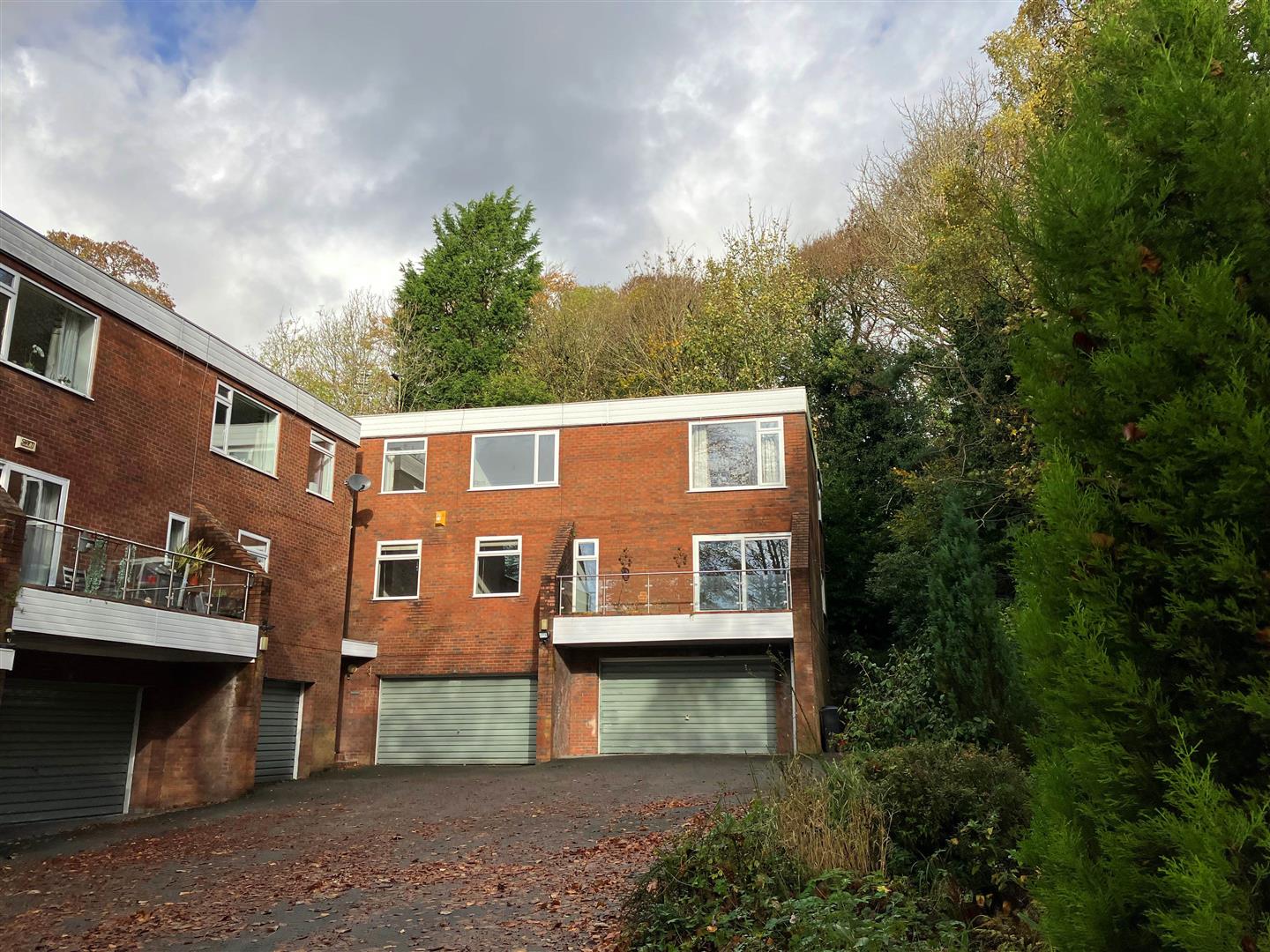 Flat Whinslee Drive in Bolton