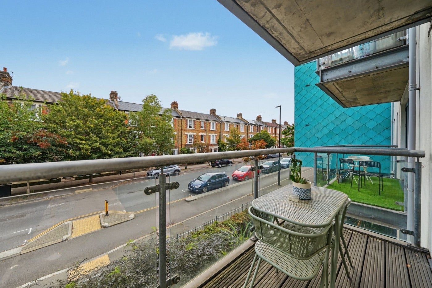 Flat Drayton Park in Greater London