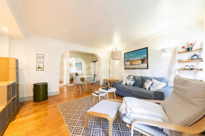Flat Iverson Road in Greater London
