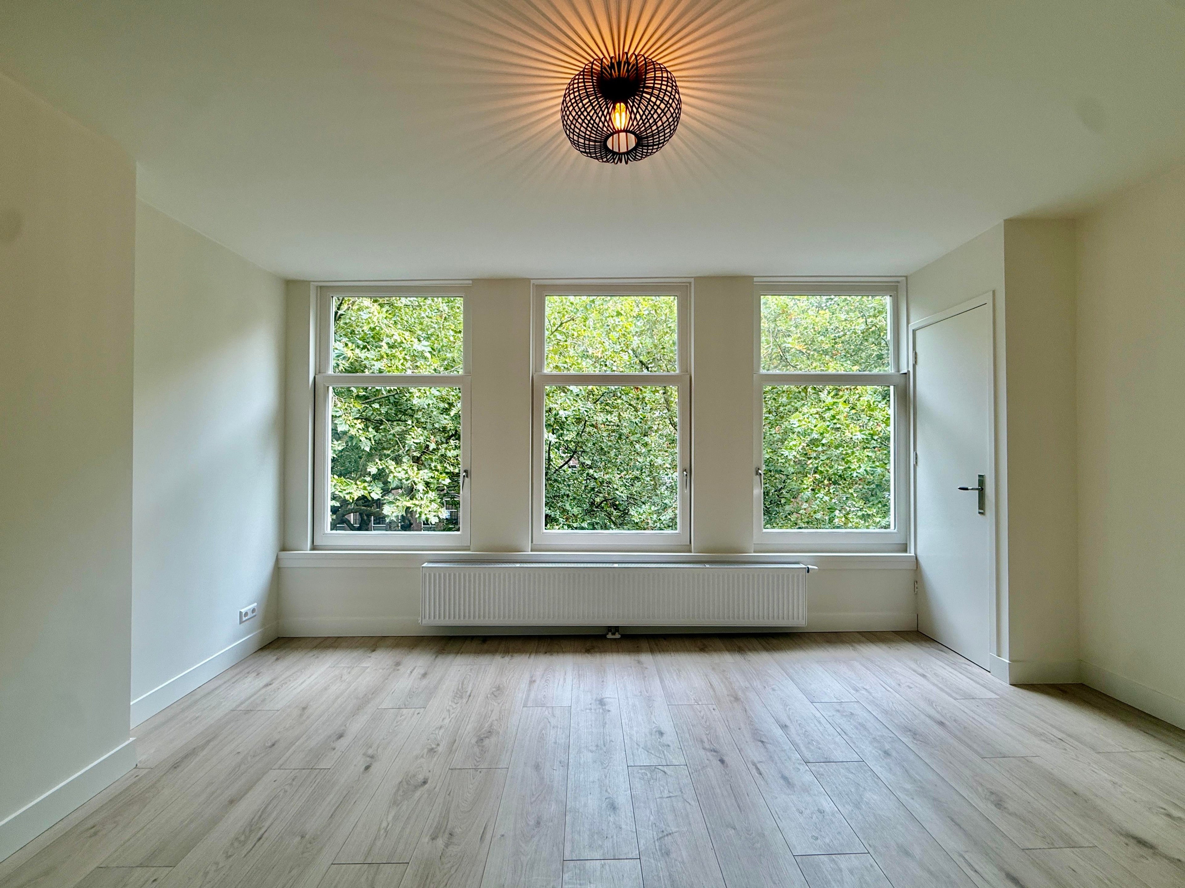 Appartement Van Oldenbarneveldtplein 5 3 in Amsterdam