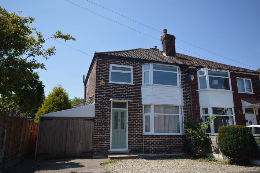 House Melling Avenue in Stockport