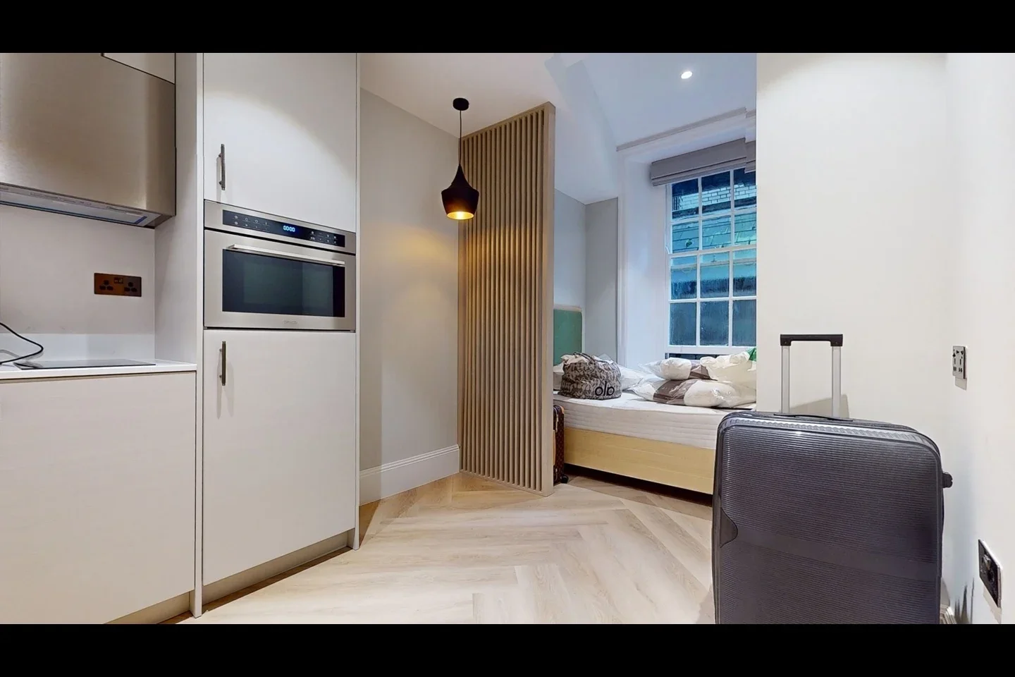 Flat Draycott Avenue in Greater London