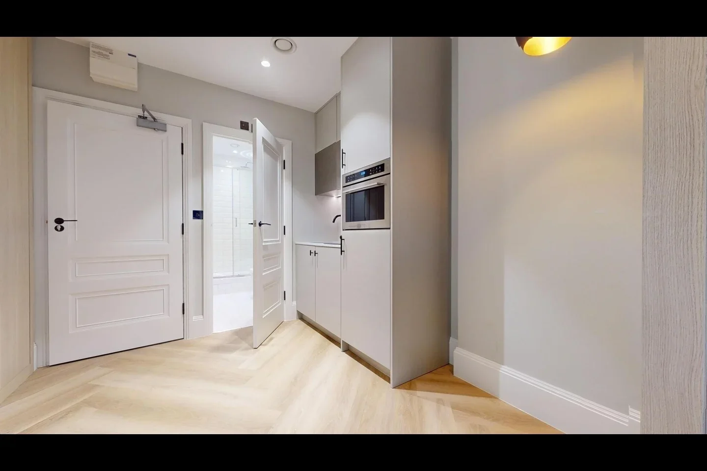 Flat Draycott Avenue in Greater London