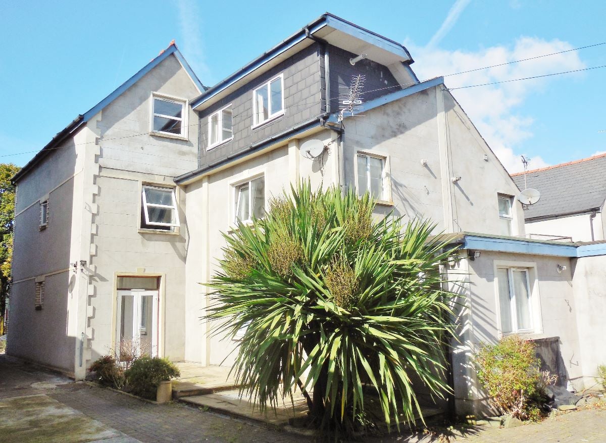 Flat Richmond Road in Cardiff